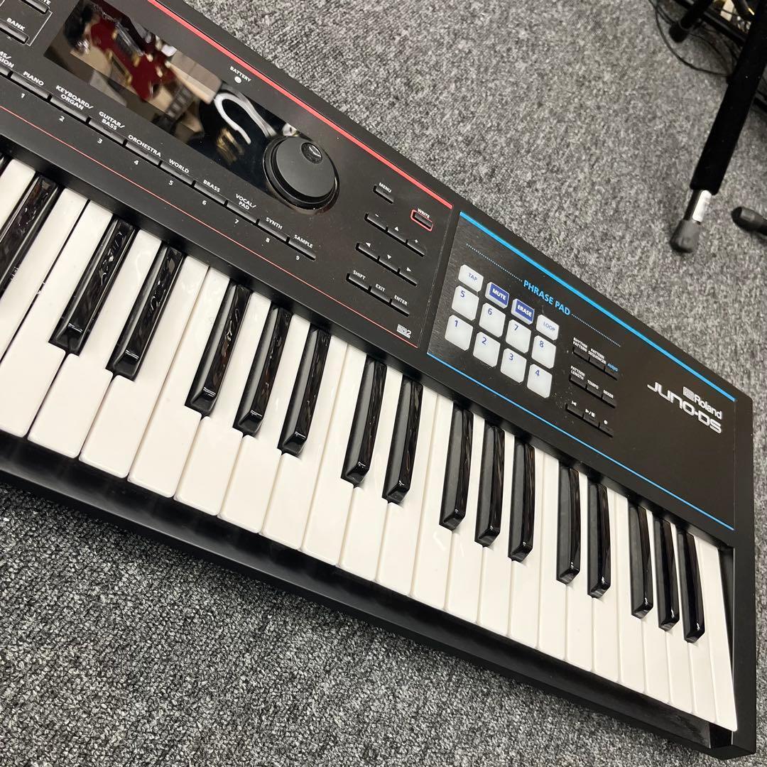 11185】Roland JUNO-DS 61鍵シンセサイザー - メルカリ