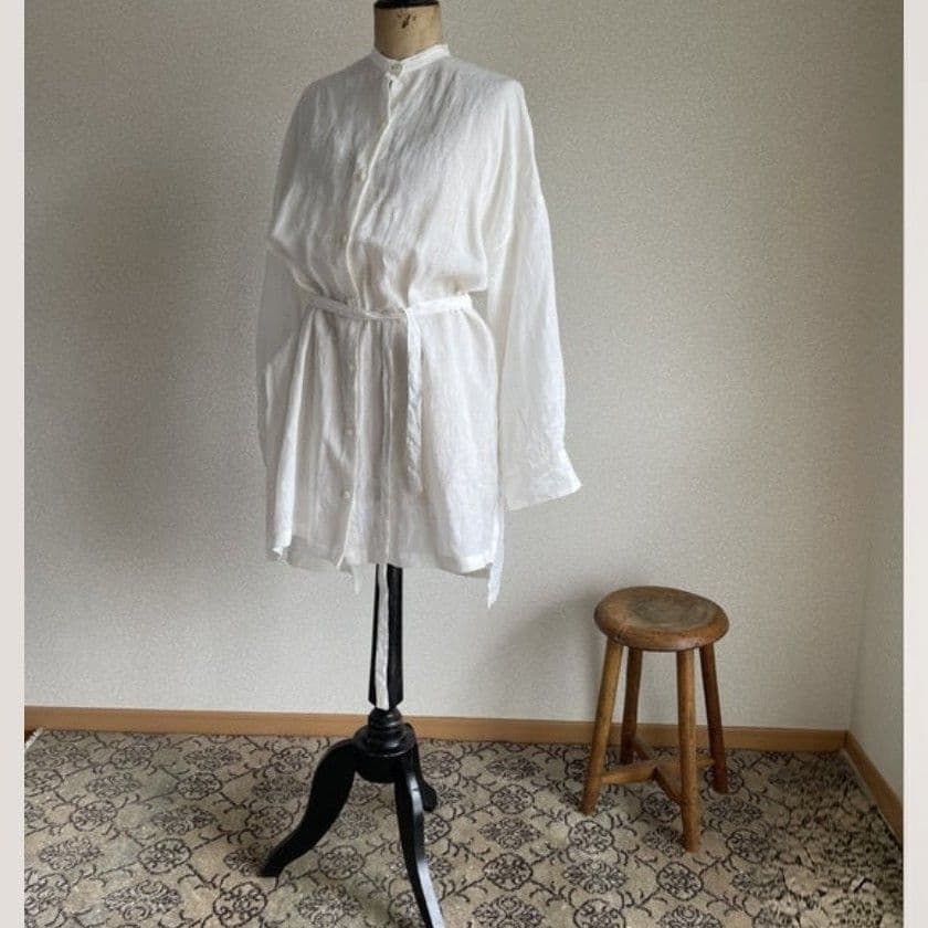 La chic baton ロングシャツ オフホワイト ラシックバトン - メルカリ