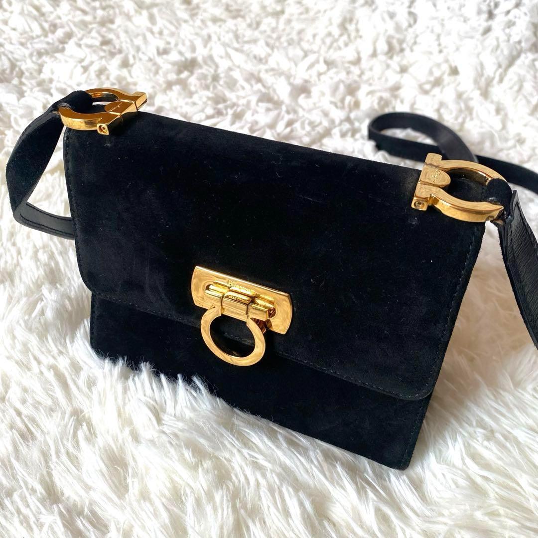 フェラガモ ミニショルダーバッグ ガンチーニ スエードレザー ゴールド