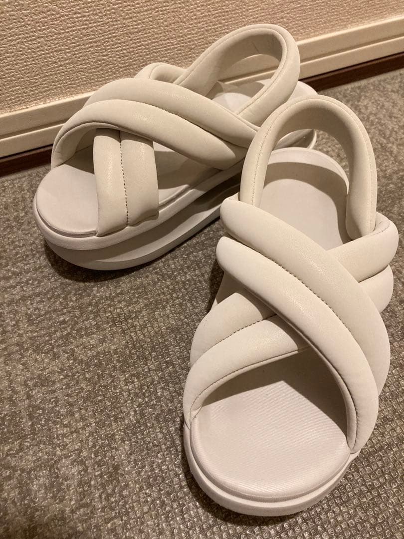 NIKE エアマックス アイラ 24cm