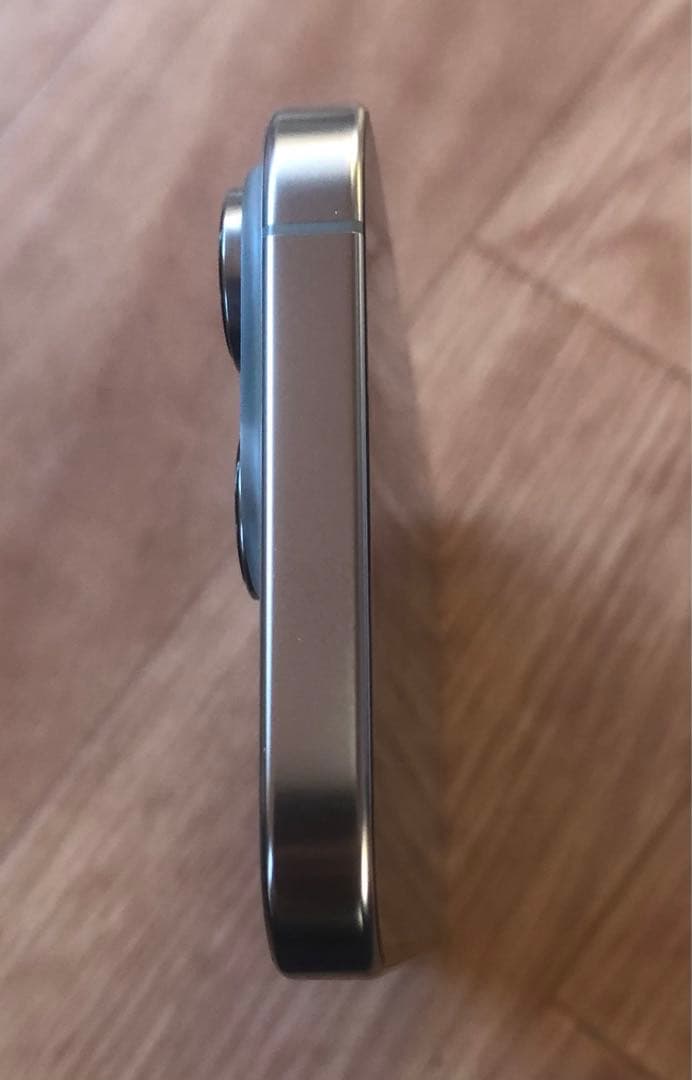 ほぼ未使用★iPhone16 PRO★充電４回★256GB★修理交換無し