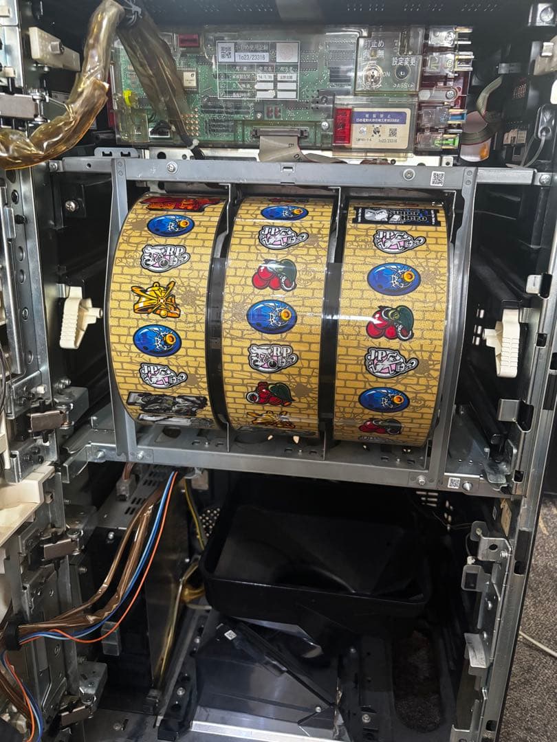 スロット実機『ジャンク品』主役は銭形2B5 コイン不要機付 - メルカリ