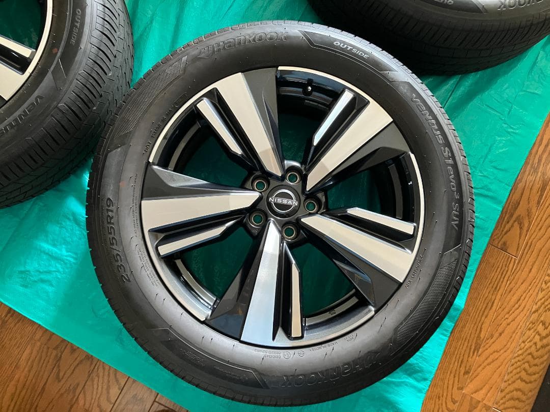 日産エクストレイルT33 G e-4ORCE 純正19インチタイヤホイールセット