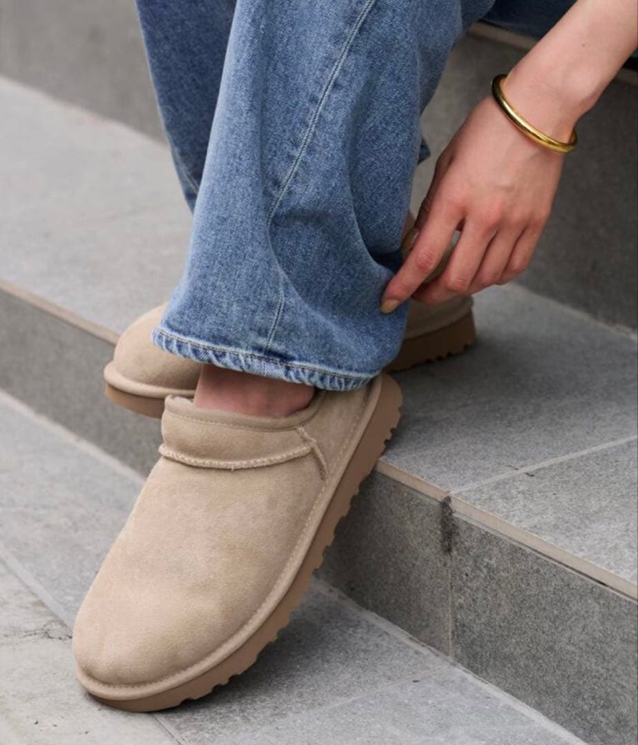 靴 FRAMeWORK UGG CLASSIC SLIPPER 4(24cm) フレームワーク FRAMeWORK ≪追加≫UGG/アグ CLASSIC SLIPPER 4