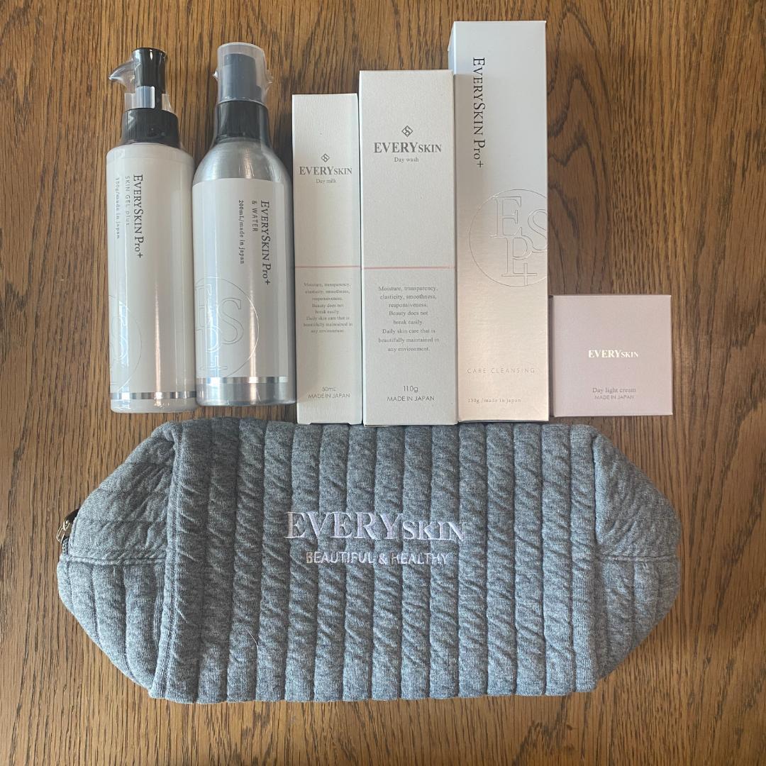 新品】EVERYSKINのスキンケアアイテム6点＋ポーチ付き - 化粧水