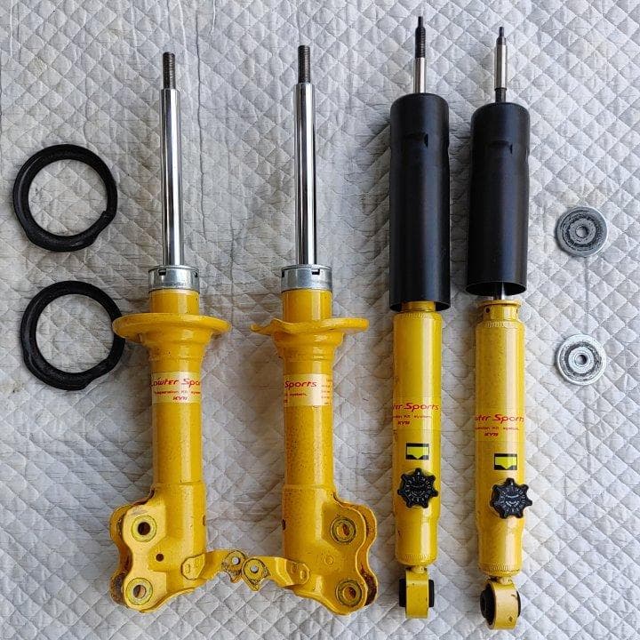 HA36Sアルト ターボRS用 KYB ローファースポーツプラス 一台分 中古品