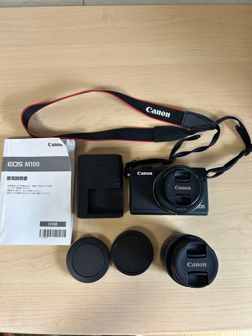 Canon EOS M100 ミラーレス一眼　ブラック EOS M100 ミラーレス一眼カメラ ダブルズームキット ブラック [ズーム