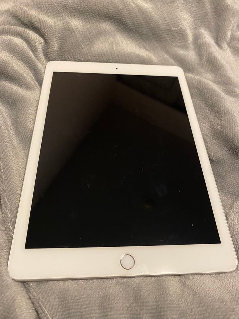 Apple iPad 第6世代 32GB シルバー 本体 Amazon.co.jp: 【整備済み品】 Apple iPad (第6世代) Wi-Fi 32GB