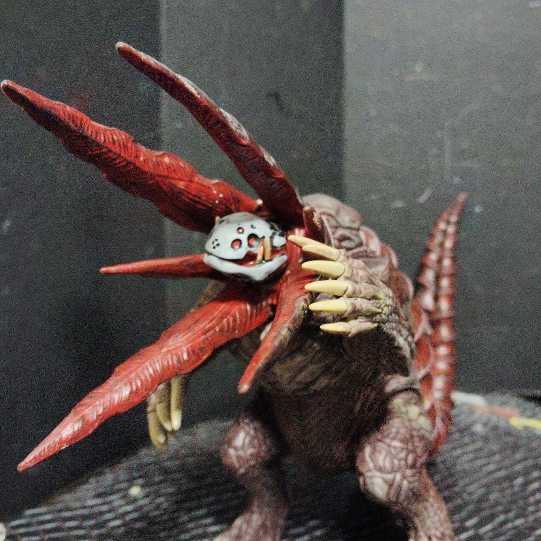 ウルトラ怪獣DXシンネロンガ.シンガボラ（ムービーモンスター） - メルカリ