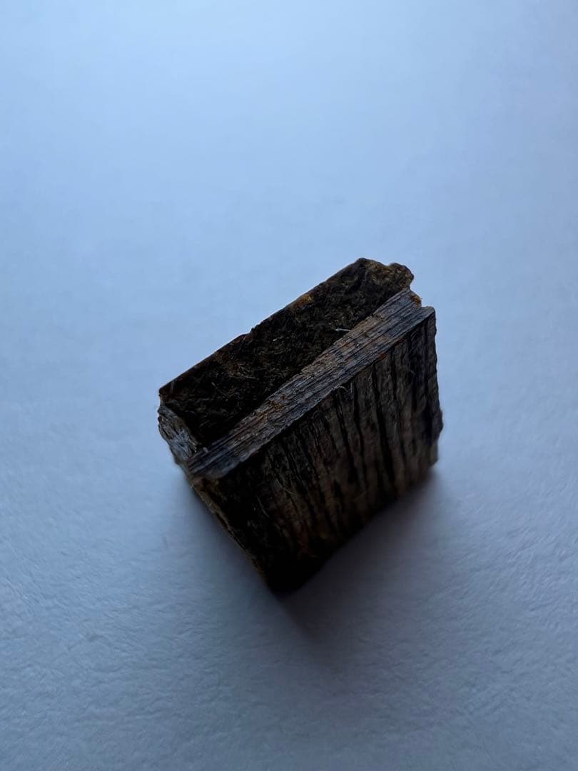 古渡命銘木 六十一種名香　新伽羅　銘【初瀬】0.232g 香木/お香/沈香/伽羅