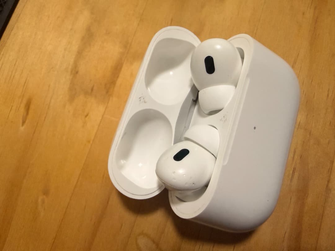 AirPodsPro2 傷あり 中古 音良好品 - メルカリ
