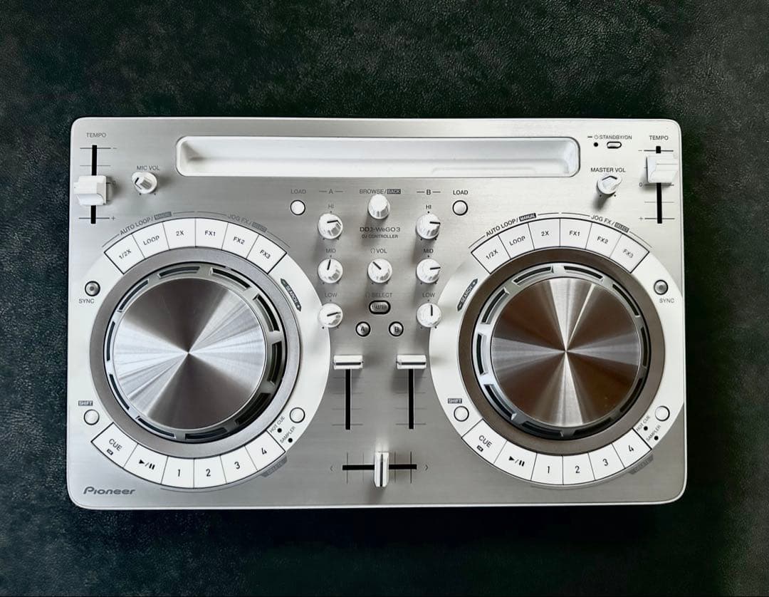 PIONEER　DDJ-WEGO3-W 希少ホワイト DDJ-WeGO3-W (archived) Multi-color, compact DJ software controller