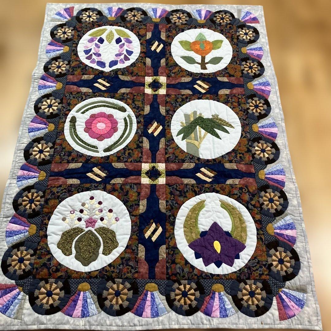 m*u様 新品　家紋のモチーフ パッチワークキルト　タペストリー他　127cmx m*u様 新品 家紋のモチーフ パッチワークキルト タペストリー他 127cmx