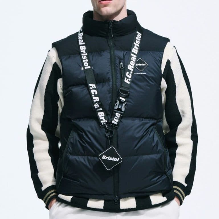 【新品】F.C. Real Bristol ☆ MULTI STRAP 新品】F.C.Real Bristol MULTI STRAP ブラック - メルカリ