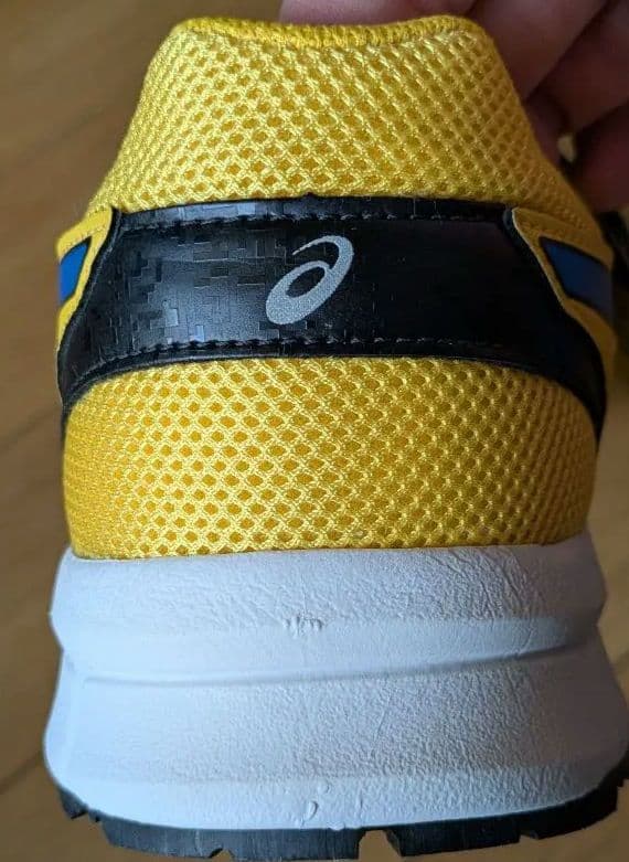 週末セ―ル　希少カラー新品未使用asics ウィジョブCP106 26.5cm