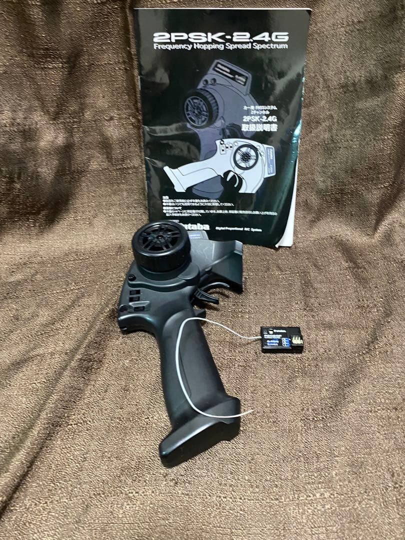 フタバ　2PSK-2.4g R202GF 送受信器　レシーバー　値下げ交渉不可 FUTABA R202GF 2ch-2.4GGz S-FHSS用地上用レシーバー（2HR標準