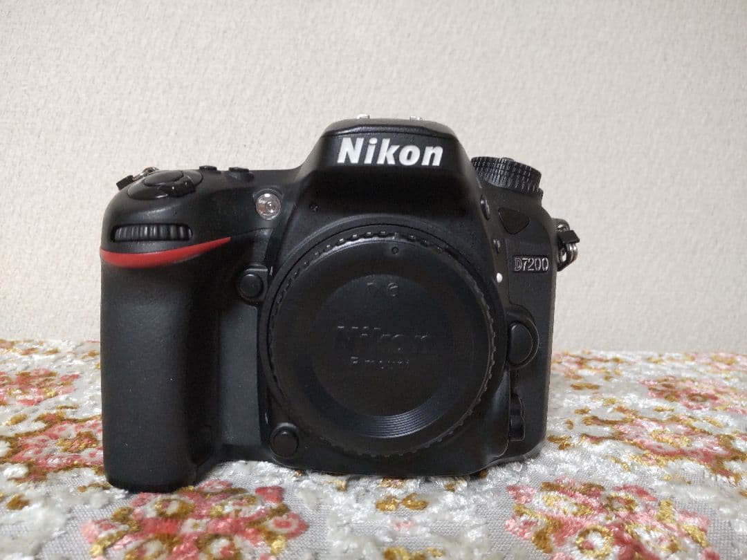 ニコン D7200 + 18-105mm f/3.5-5.6 + 純正バッテリー
