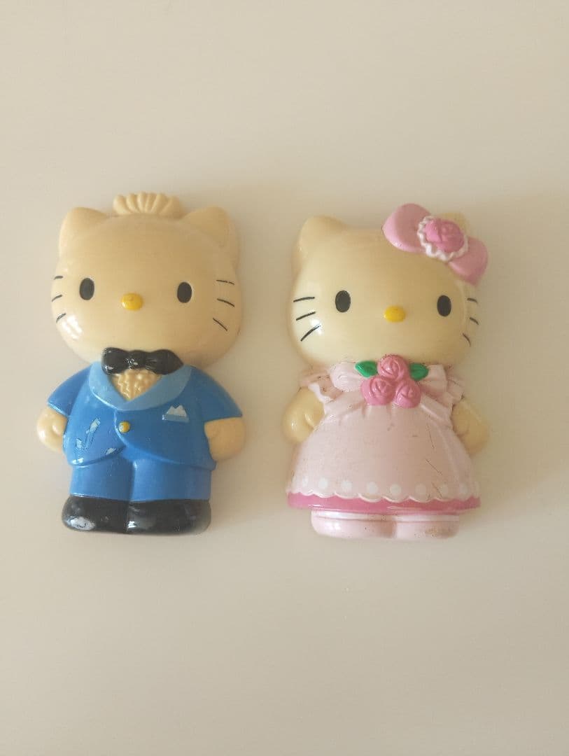 ハローキティ ダニエル 25周年 ペアマグネット - メルカリ