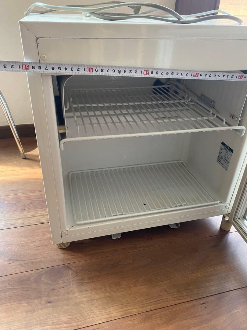 サンヨ小型冷蔵ショーケース冷凍にもOK-10℃今は販売して