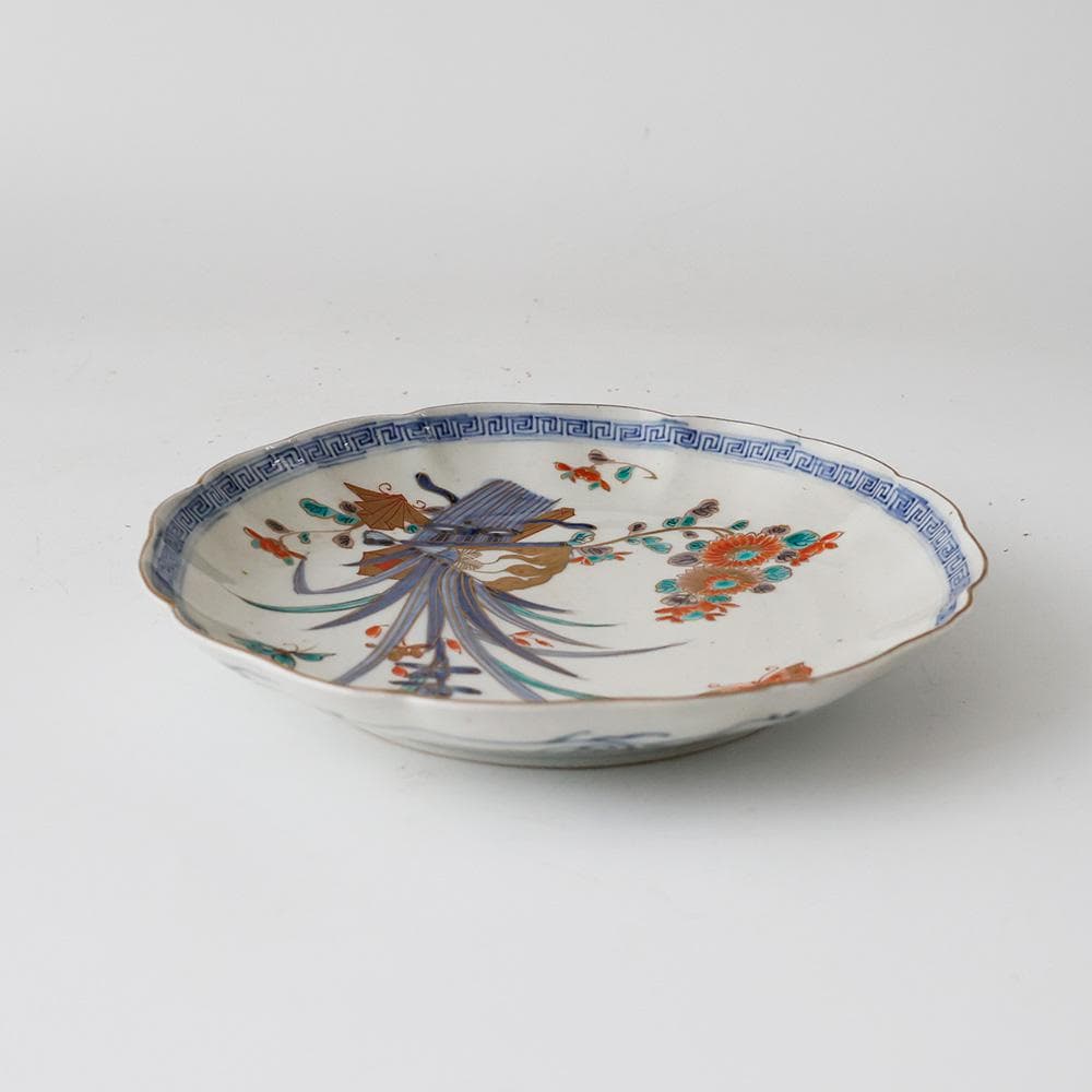 幕末明治 古伊万里 色絵 柿右衛門様式 染錦手花蝶図 輪花皿 柴束文飾皿