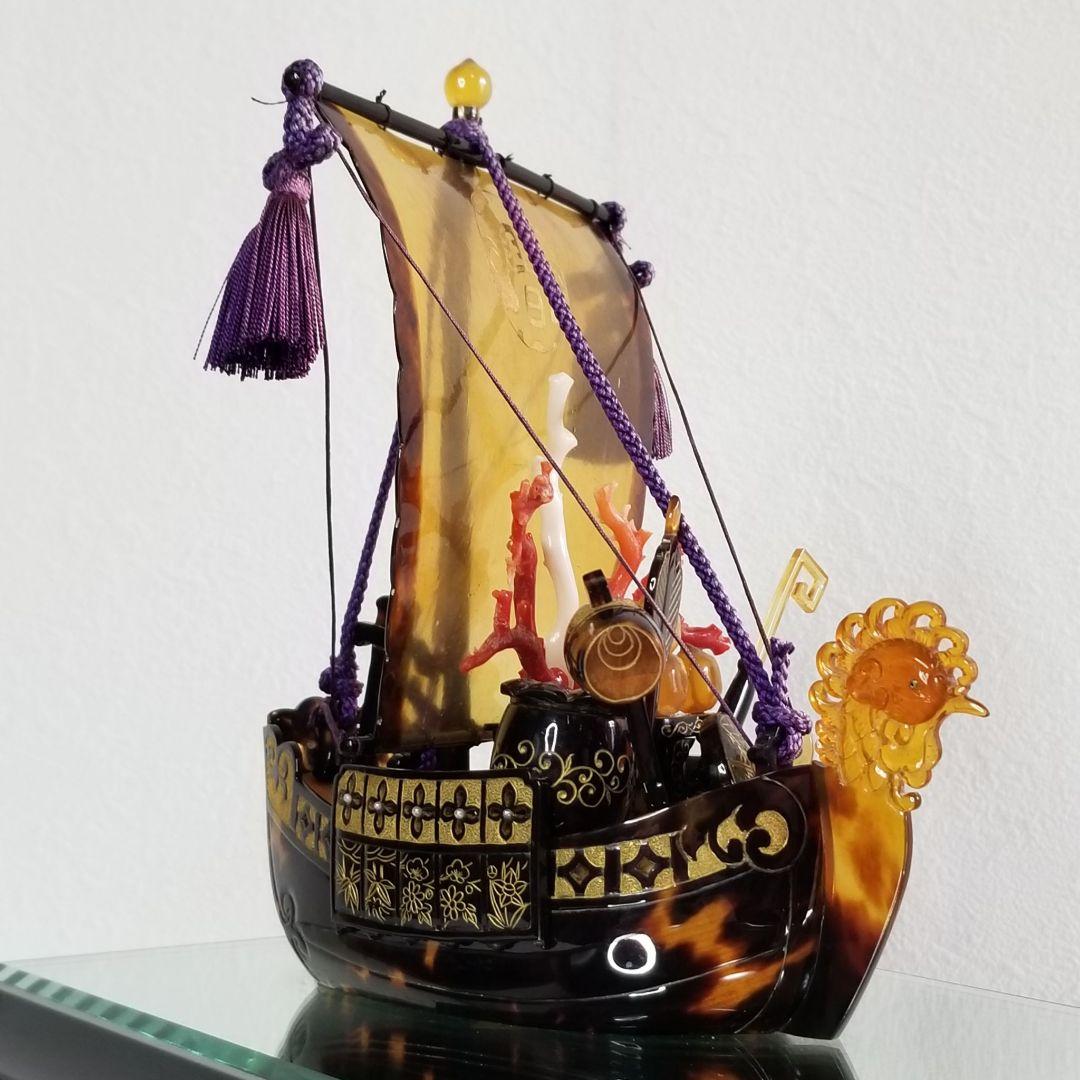 本鼈甲 べっ甲 鳳凰宝船 置物 血赤珊瑚、白珊瑚 ガラスケース 縁起物