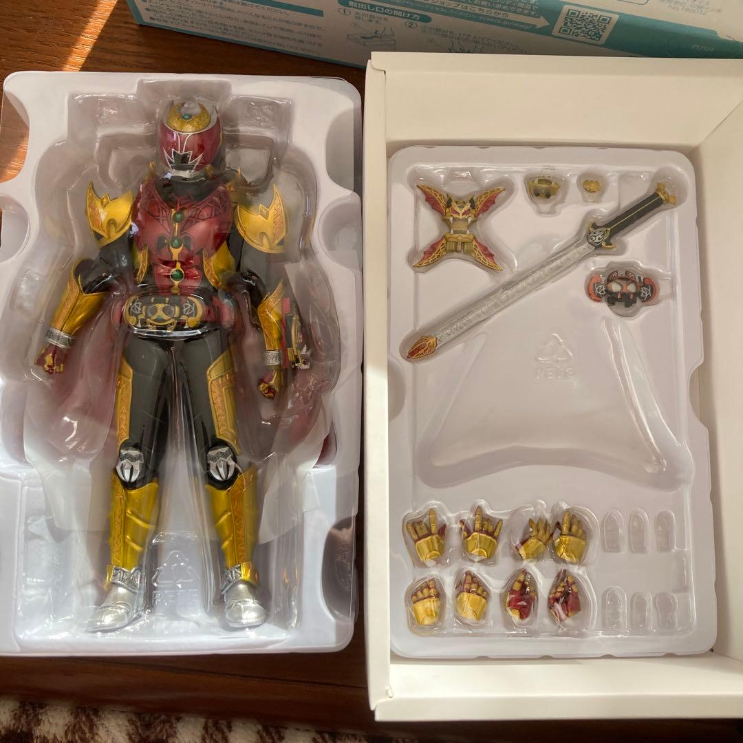 真骨彫　S.H.Figuarts 仮面ライダーキバ　エンペラーフォーム