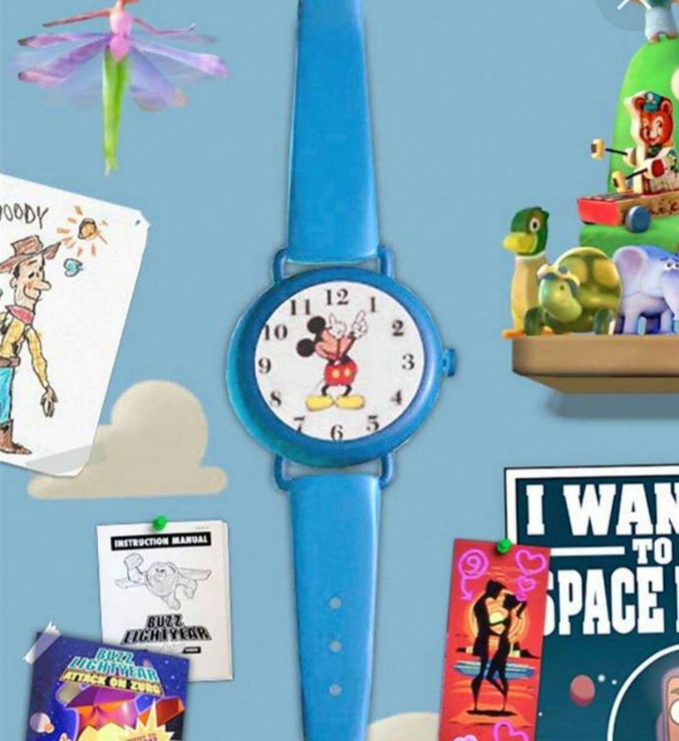 連休最終日セール】トイストーリー アンディ部屋の壁掛け時計 - メルカリ