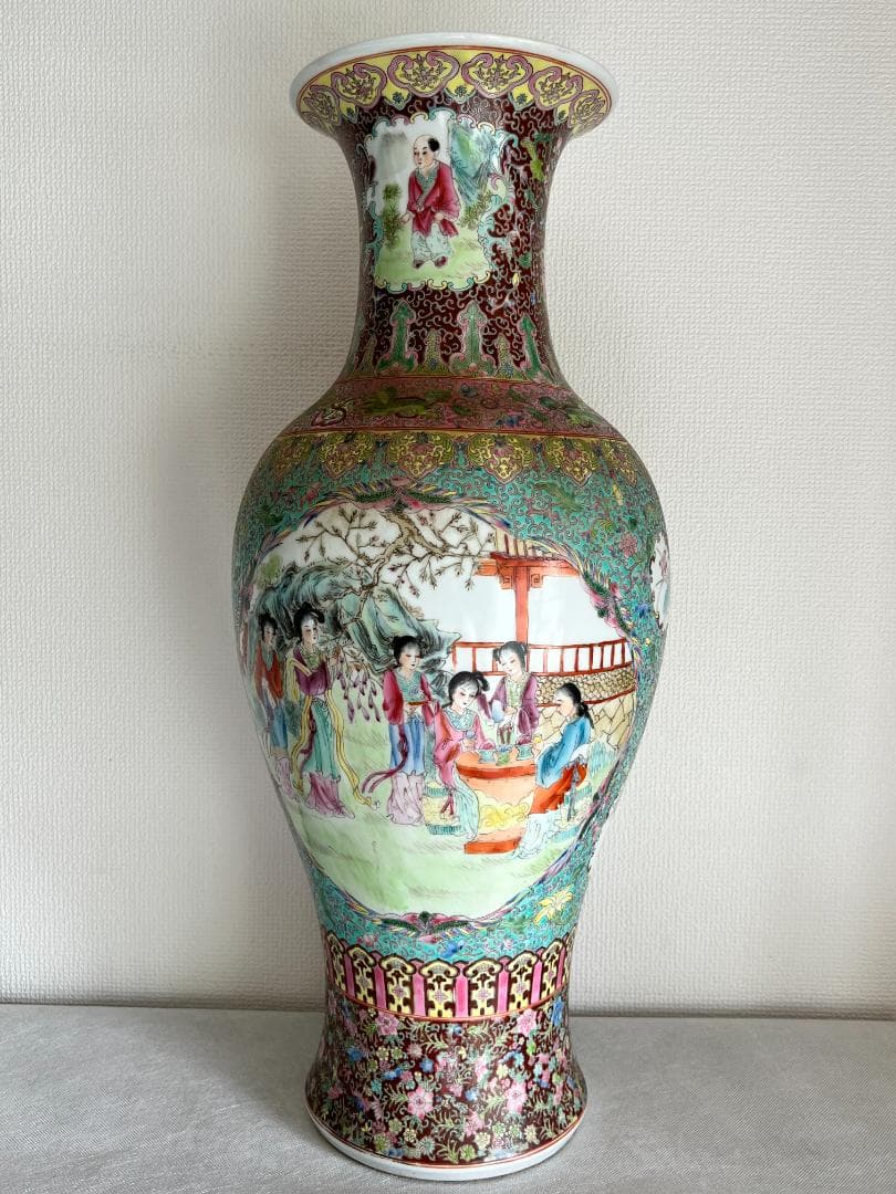 海】粉彩 乾隆年製 満面手絵 開窓 人物庭園図 特大花瓶 70年代 中国