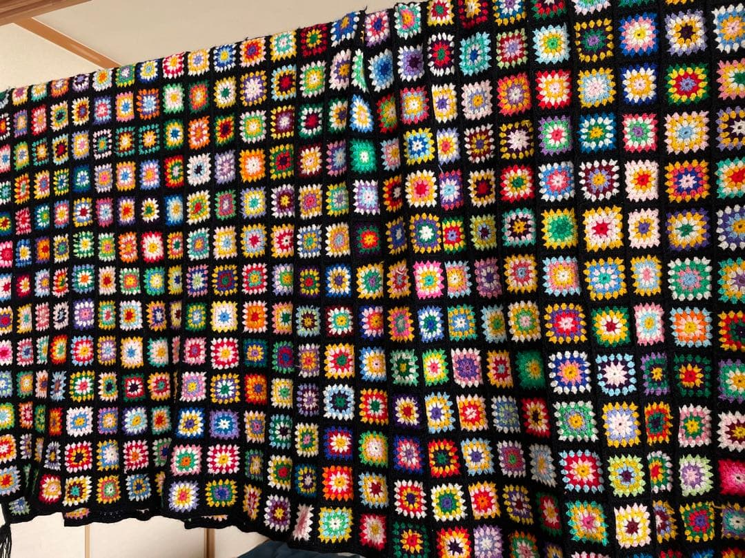 手編み　マルチカバー １８０❌170 カラフル毛糸 マルチカバー✩.*˚ 家にある色々な種類の糸を 1本〜4本引き揃えて編み