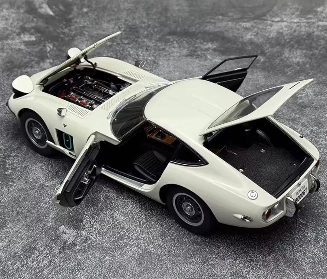オートアート 1/18ダイカストトヨタ 2000GT ￼ミニカー - メルカリ