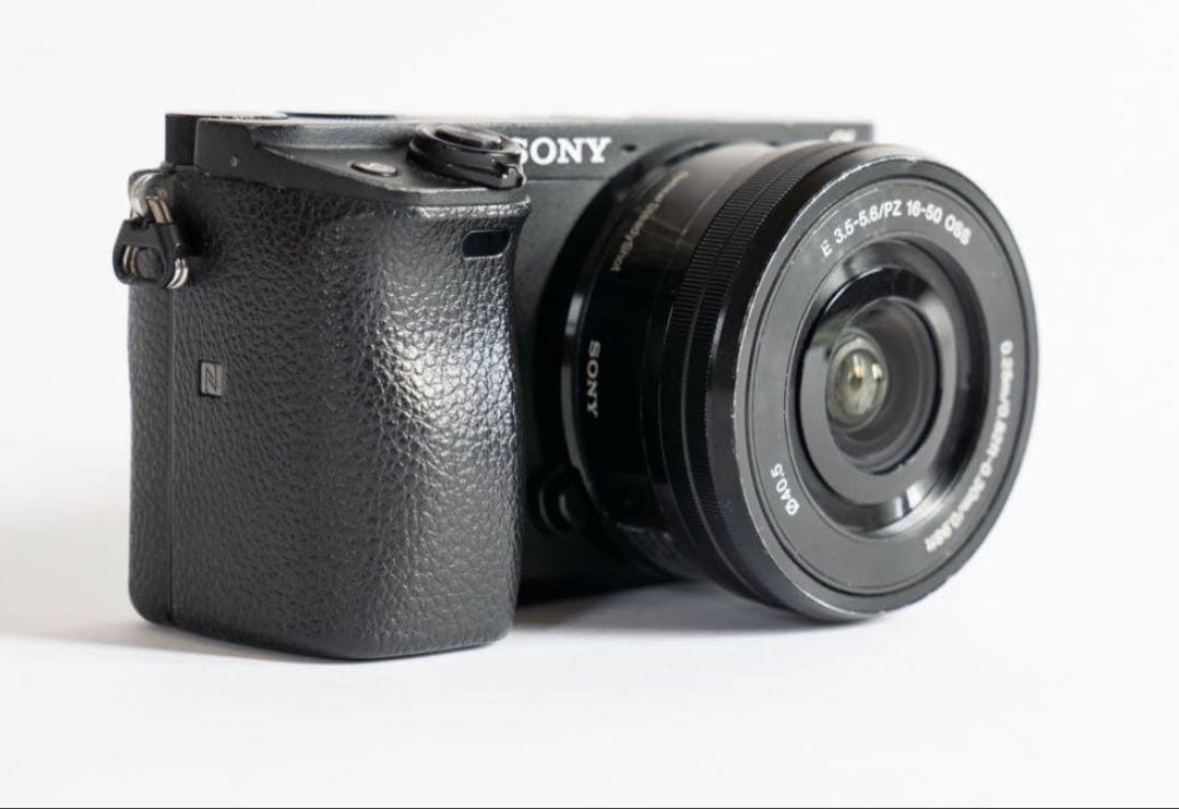 Sony 最終値下げSony α6400 ミラーレスカメラ バッテリー2個充電器付