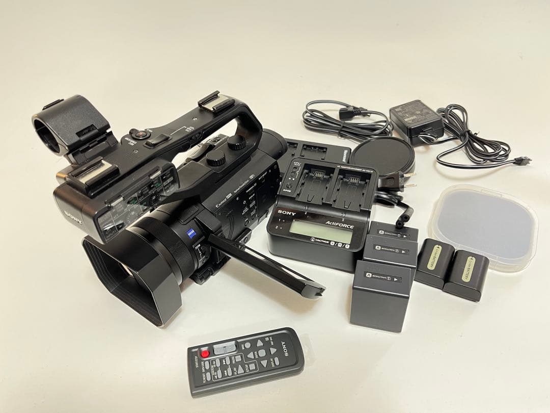 SONY NX80 充電器×2 バッテリー×5 ワイコン レンズプロテクター付き Sony PXW-Z200 & HXR-NX800 - Newsshooter