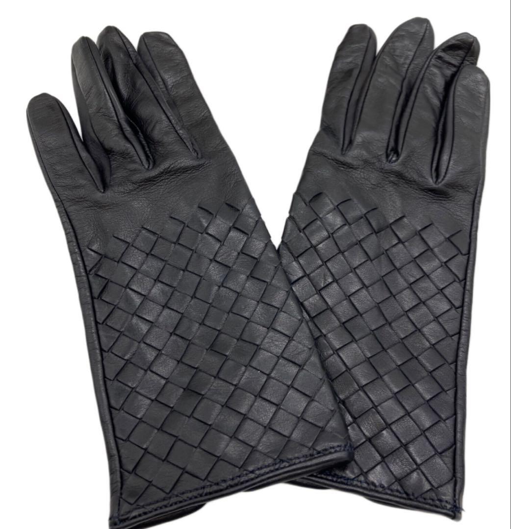 ボッテガ　レザー編み込みデザイン手袋 ブラック ボッテガ・ヴェネタのレザー手袋、編み込み“イントレチャート
