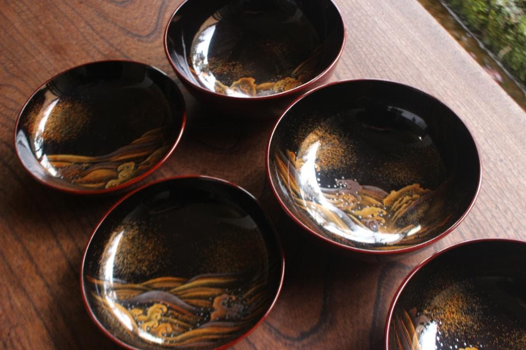 小傷あり！風情ある千筋糸目に極上桐花蒔絵の映えるお椀