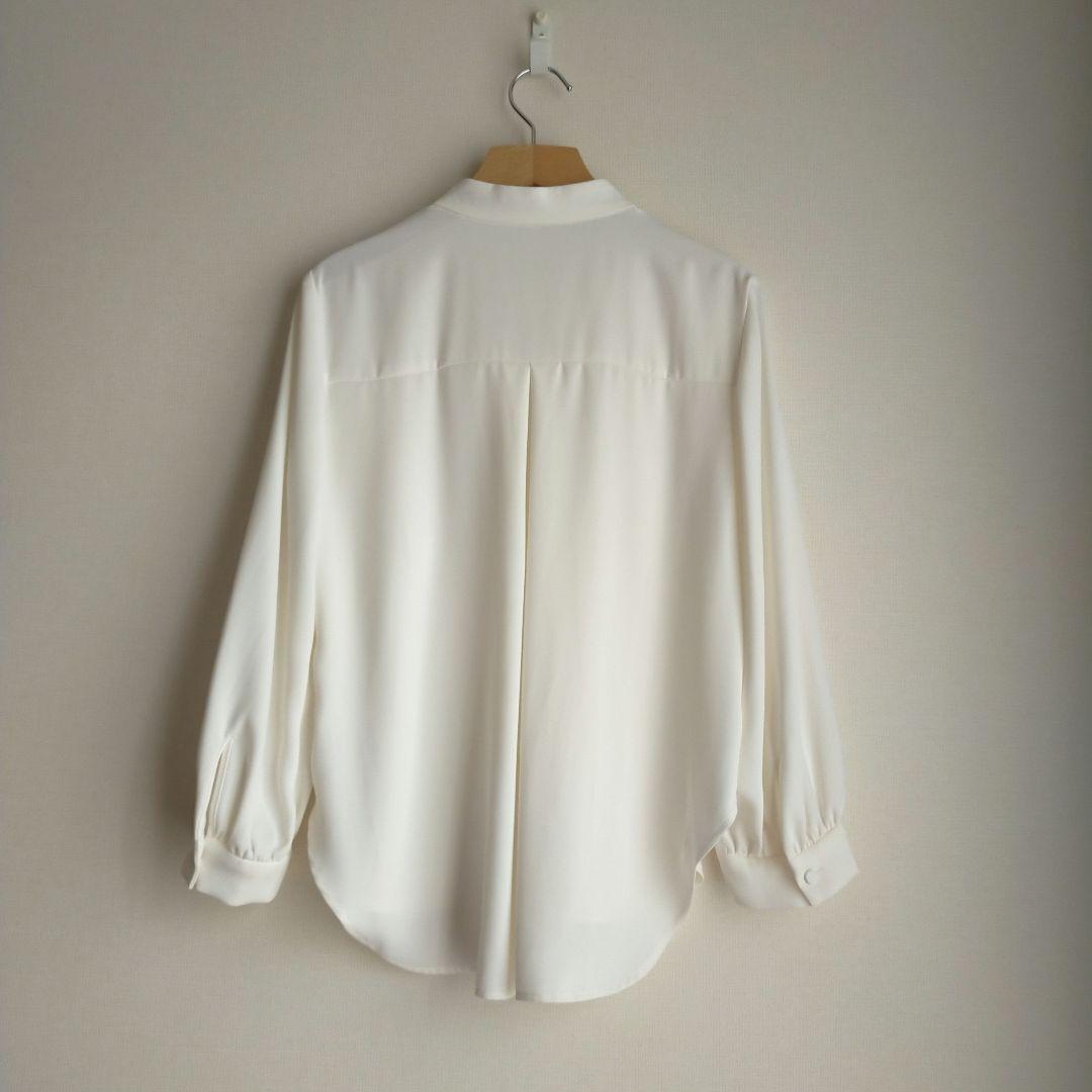 美品 ピンキーアンドダイアン2024 チェーンスタンドブラウス ホワイト