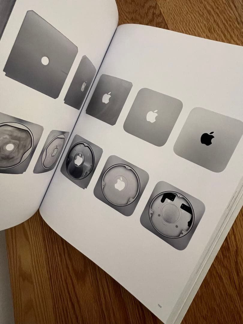 Designed by Apple in california 書籍（小） - メルカリ