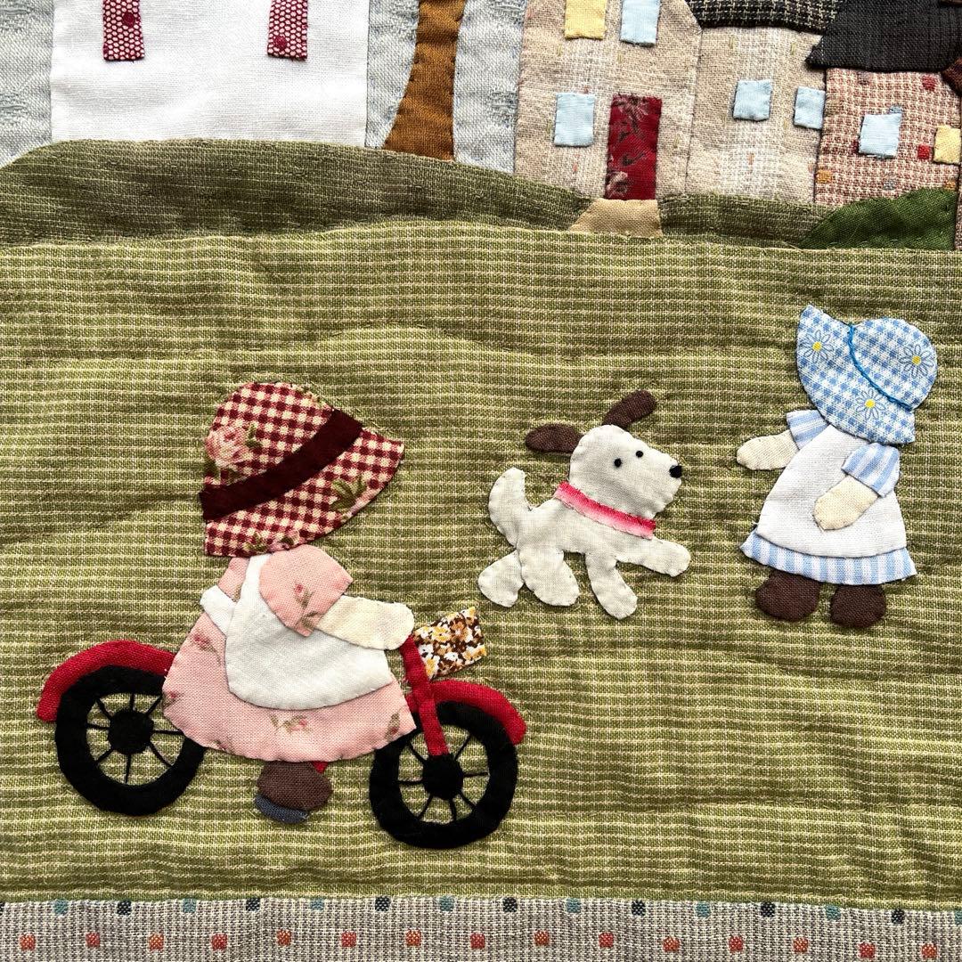 パッチワークタペストリー スーちゃん キルト - メルカリ