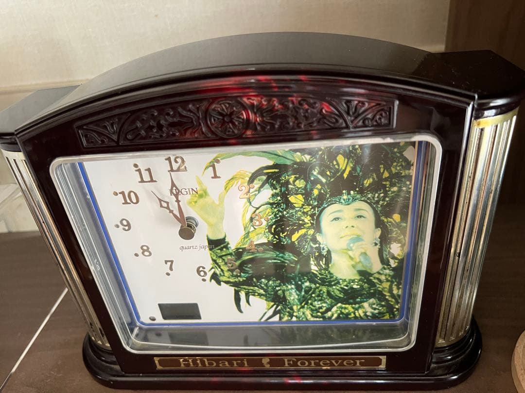 Hibari Forever アナログ時計（美空ひばり） 昭和レトロ 美空ひばり Hibari Forever 置き 時計 アンティーク - メルカリ