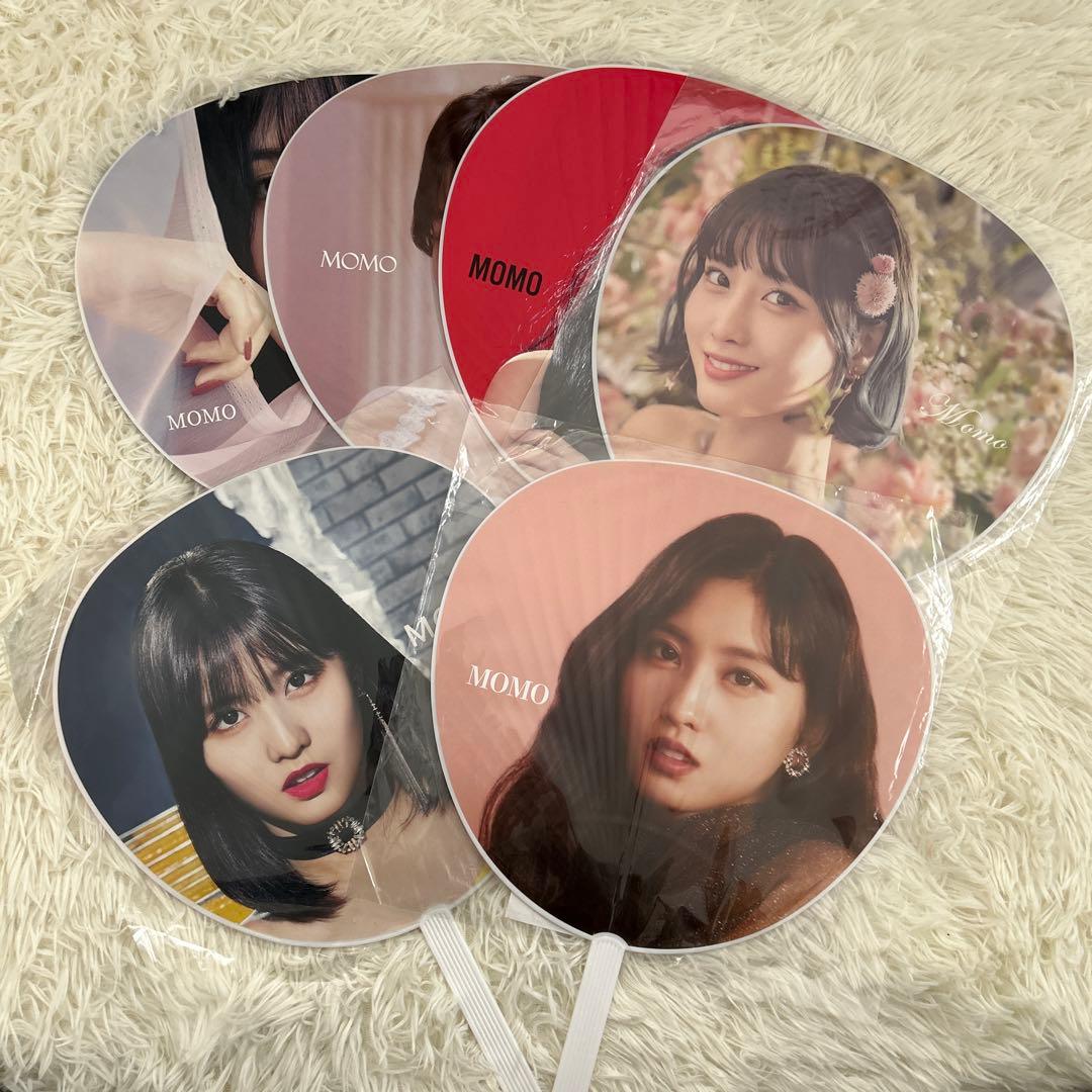 TWICEうちわ モモ - メルカリ