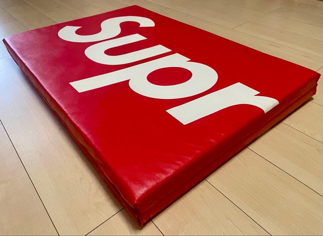 シュプリーム　Supreme Everlast マット 17FW /Supreme Everlast Folding Exercise Mat Logo ロゴ マット