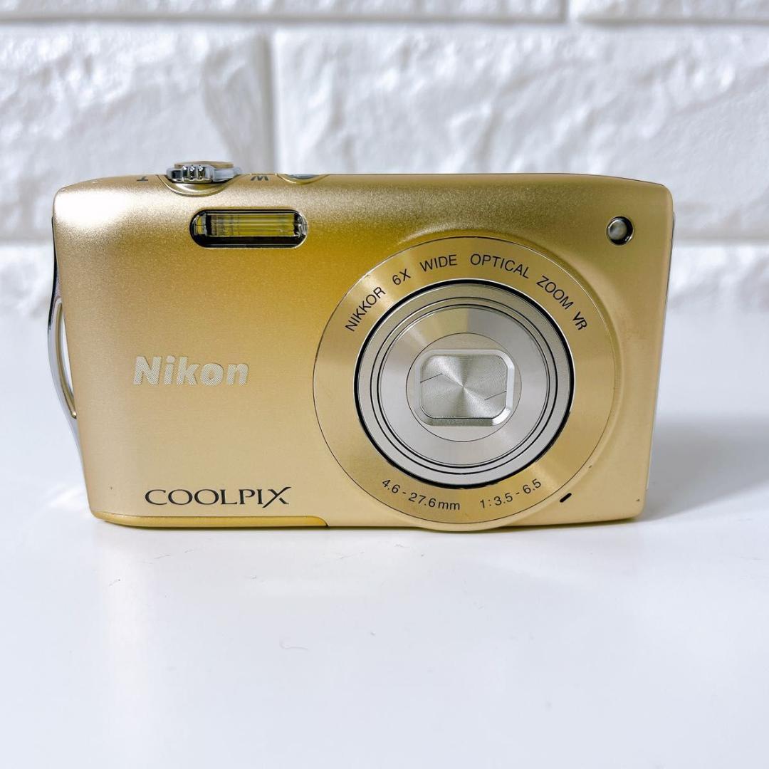 Nikon ニコン COOLPIX S3300 ゴールド デジタルカメラ 大人気 - メルカリ
