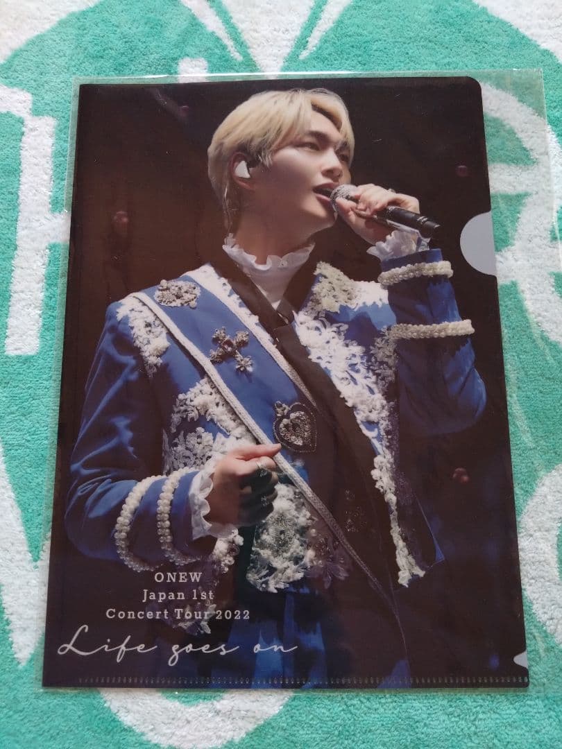 ONEW 1stコンサート Life goes on FC限定盤アクスタキット付 - メルカリ