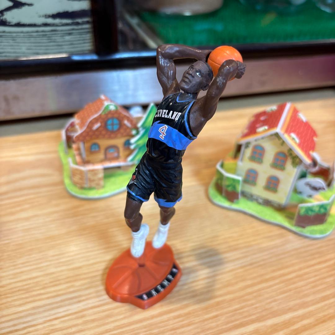 バスケットボールフィギュアセット CLEVELAND & WIZARDS（2個） - メルカリ