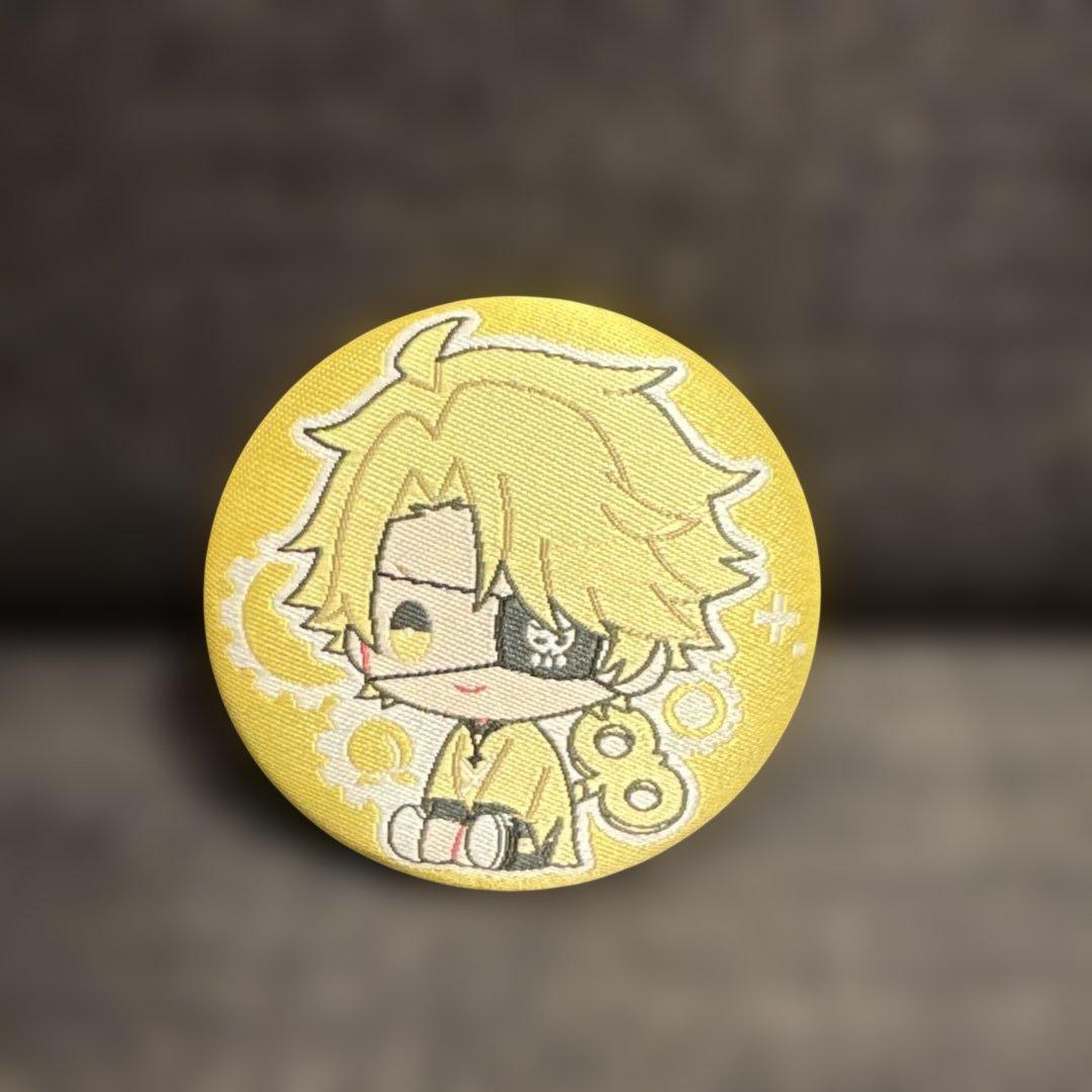 カラフルピーチ たっつん 刺繍缶バッチ - メルカリ