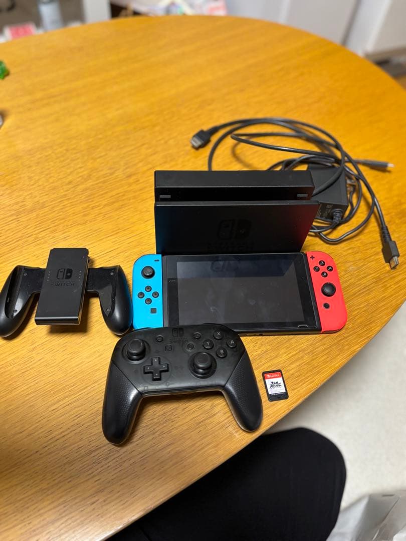 Nintendo Switch 赤/青 本体 プロコントローラー付き Nintendo Switch 本体 赤/青 + プロコントローラー2個 - メルカリ