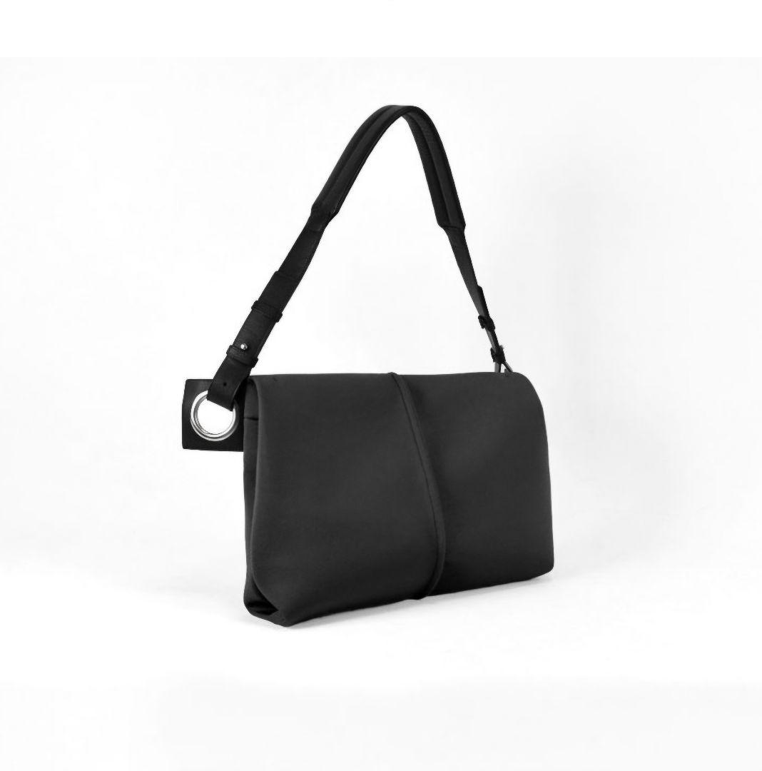 美品　kawa-kawa　ボディバッグLサイズ wet】hatomeボディバッグLサイズ | ボディバッグ