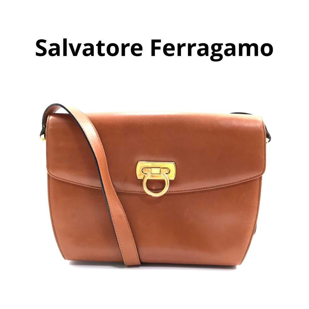 Salvatore Ferragamo フェラガモ ガンチーニ ゴールド金具 - メルカリ