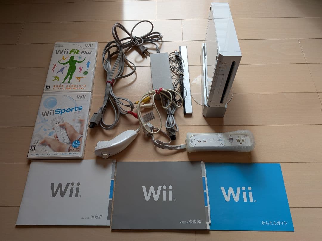 すぐ遊べる！Wii本体＆人気ソフト2種（Wiiスポーツ/Fit Plus） - メルカリ