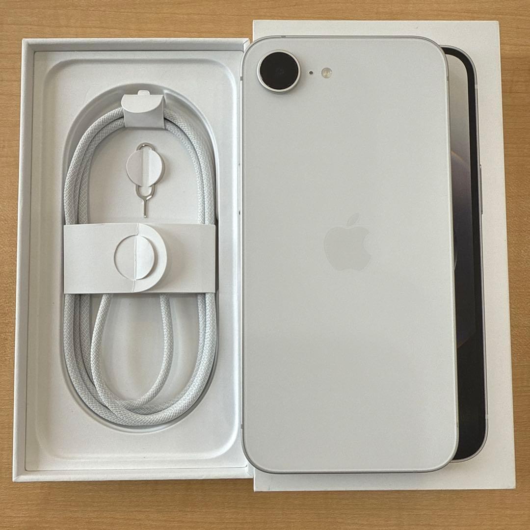 【未使用に近い】iPhone 16e ホワイト 128GB Amazon.com: Apple iPhone 16, US Version, 128GB, White - Unlocked