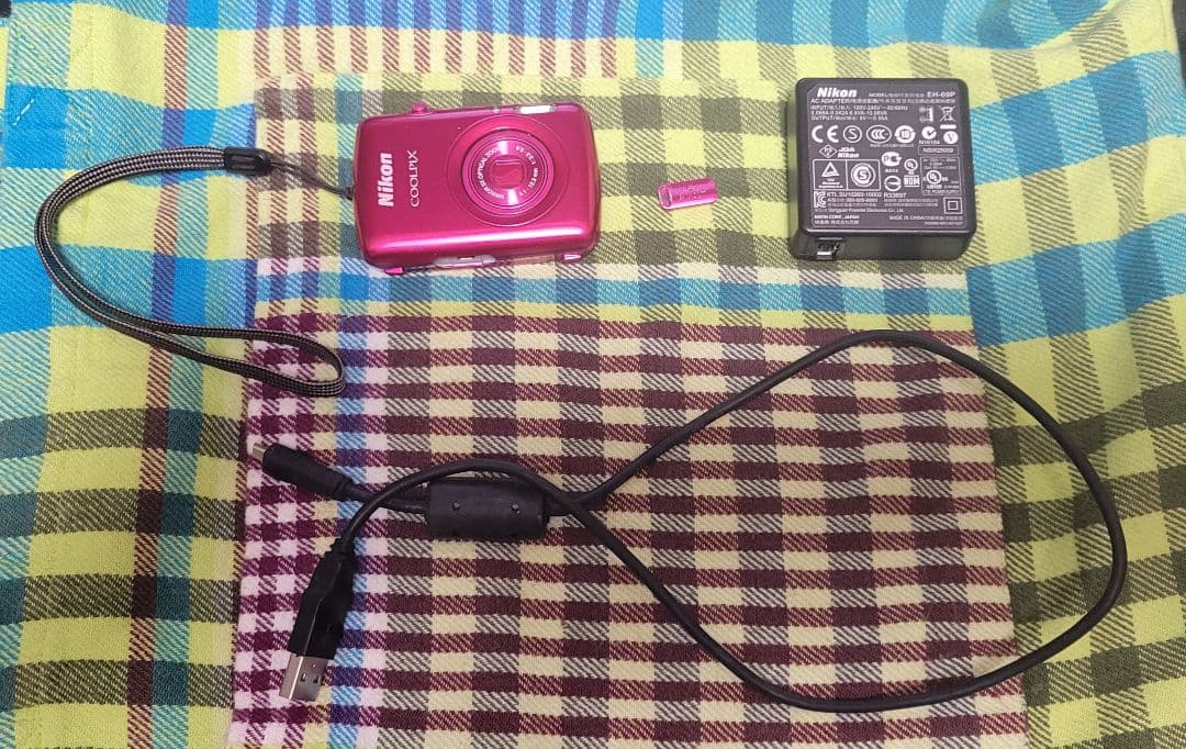 Nikon COOLPIX S01 コンパクトデジタルカメラ Amazon | Nikon デジタルカメラ COOLPIX S01 超小型ボディー